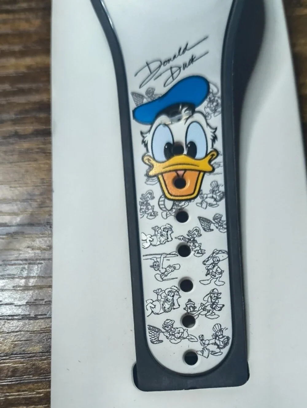 NWT Disney Magic Band Donald Duck - White & Blue One Size Fits Most